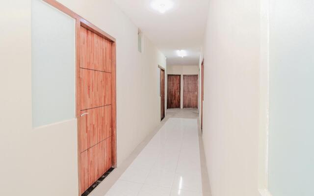 OYO 1111 Pasar Baru Inn