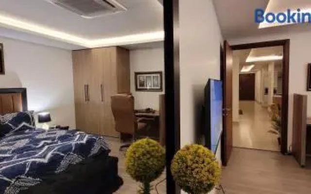Goldcrest Luxury Apartments