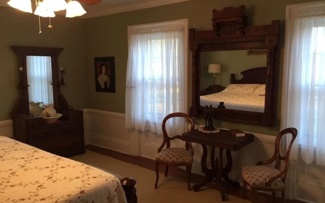 Willard Richards Inn