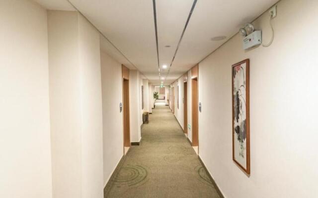 GreenTree Inn Huanzhu(S)Rd.Transit  Center Express