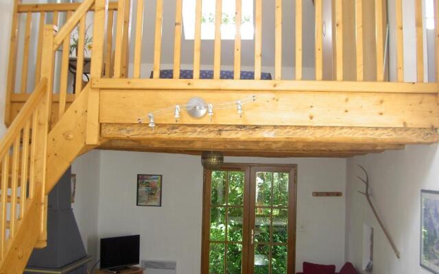 Serenella fontaine Et Coquelicots