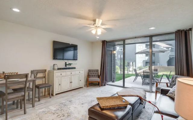 Lake Conroe Condo: Patio & Water Views