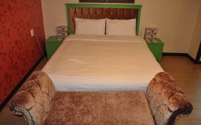 Goodstay Jeonju Wooshin Hotel