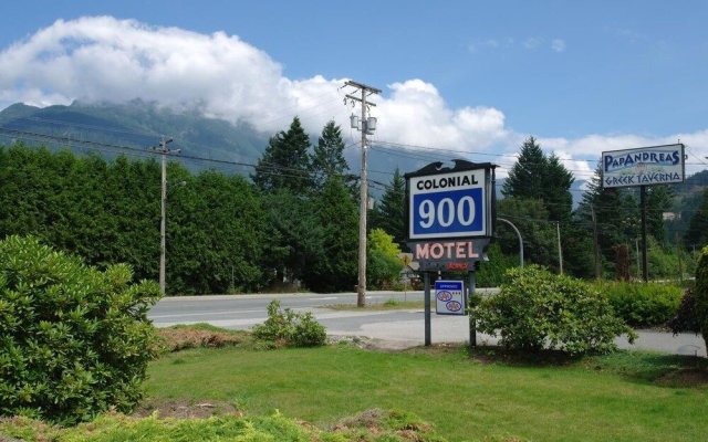 Colonial 900 Motel