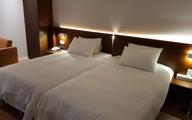 Golden River Hotel
