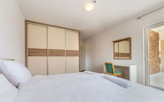 Villa Dvor Comfortable Holiday Residence