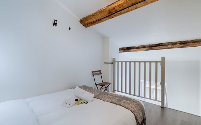 Heart Panier - Charming Atypical Duplex