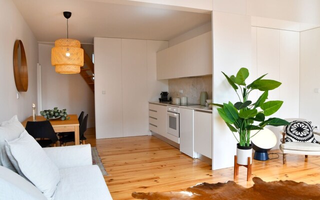 Liiiving in Porto Aliados Design Apartment