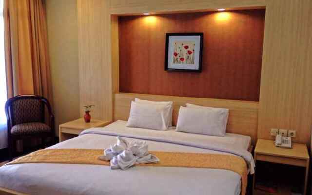 Nuwis Hotel & Convention