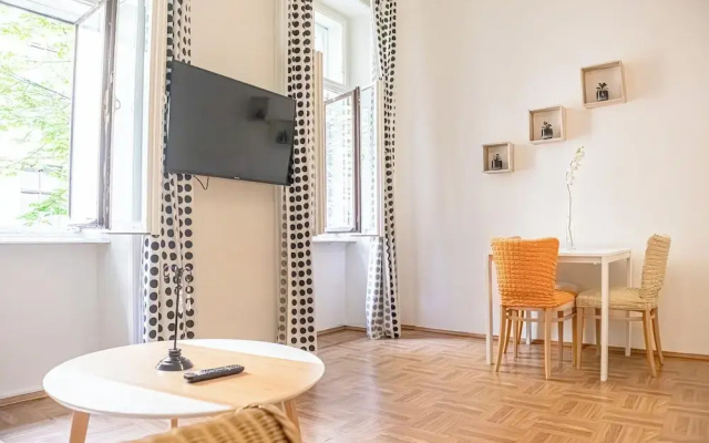 Cozy 1BR Apt Great for Long Stays