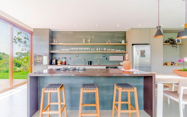 PF43 Casa Alto Padrão 4 Quartos - Praia do Forte