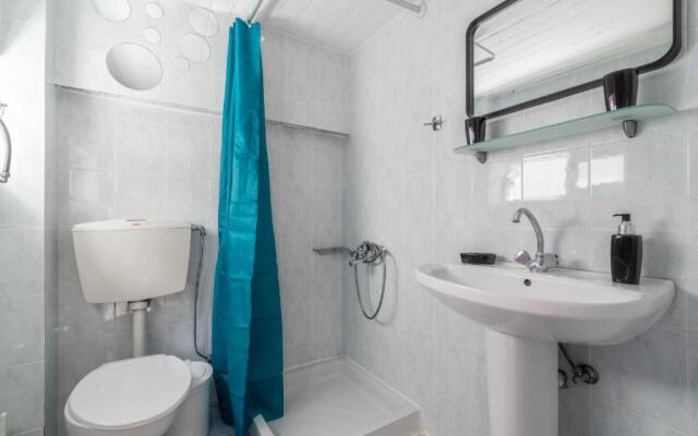 Loft Style Central Studio Large Terrace 100Mbps