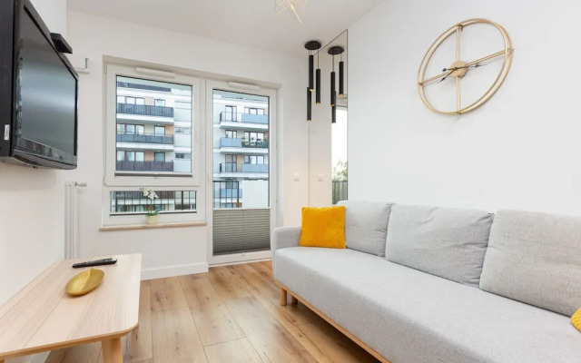 Atrium Promenada Apartment by Renters