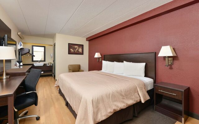 Red Roof Inn PLUS+ Secaucus - Meadowlands - NYC