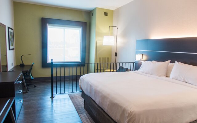 Holiday Inn Express & Suites Columbia-Fort Jackson, an IHG Hotel