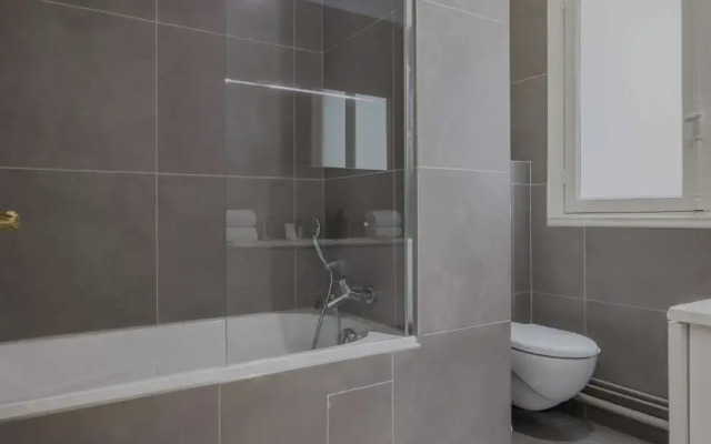 Spacious Apartment - 5br/12p - Chaillot