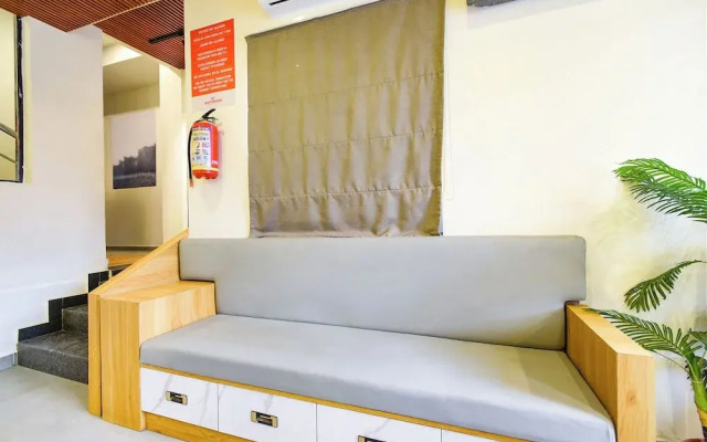 Fabhotel White Ridge
