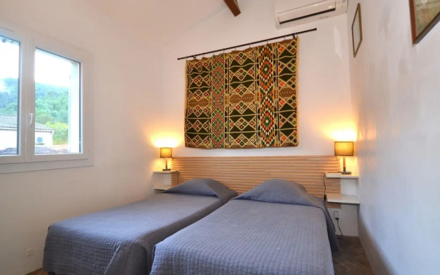 Superb House With Pool Near the Luberon