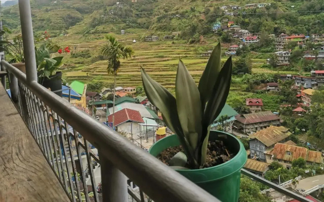 7th Heaven Lodge and Cafe