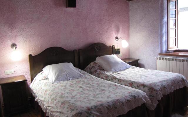 Hostal Plaza Garos