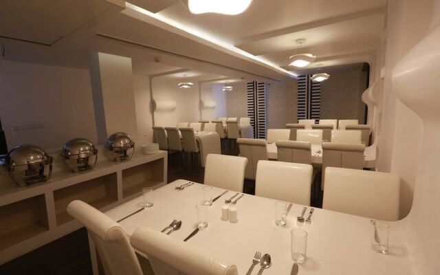 Hotel M Grand