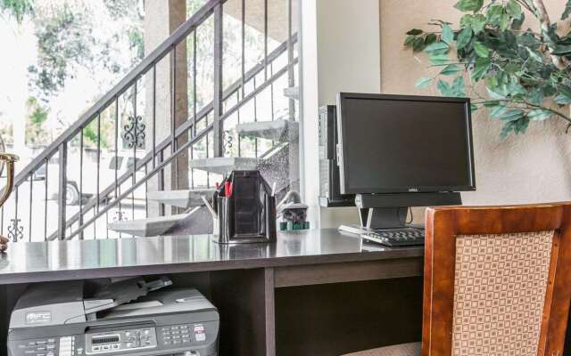 Econo Lodge Inn & Suites Fallbrook Downtown