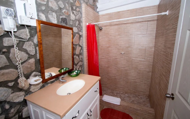 Kings Landing Hotel