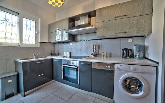Beautiful Apartment in Glyfada Center