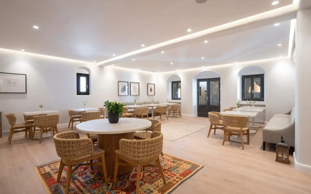 NĒRO Light-Filled Suites