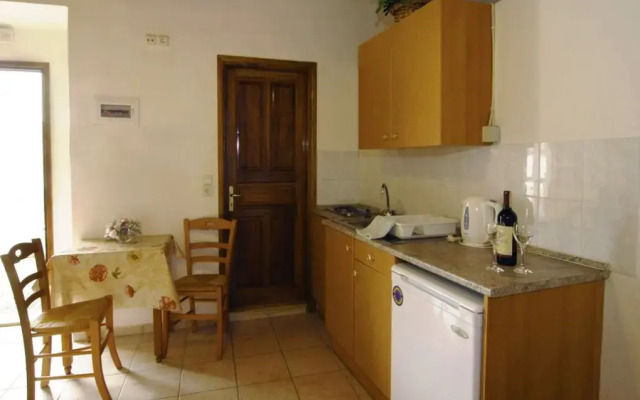 Chrysanthi Studios & Apartments