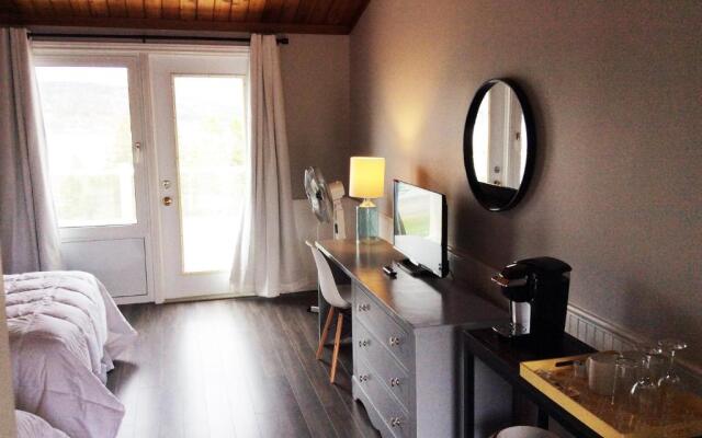 The Iona Heights Inn