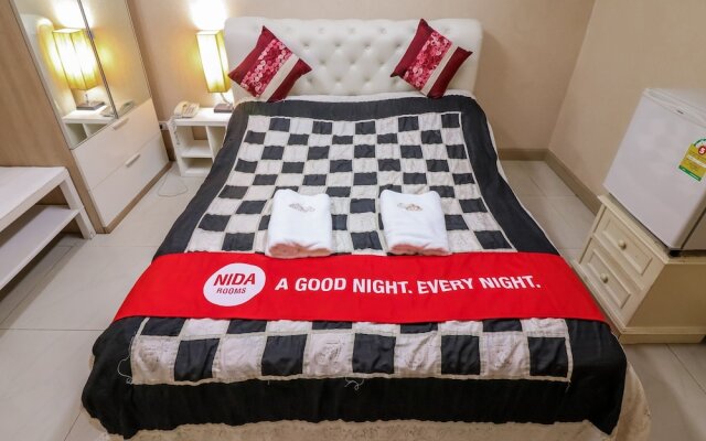 OYO 102 Diamond Residence Silom