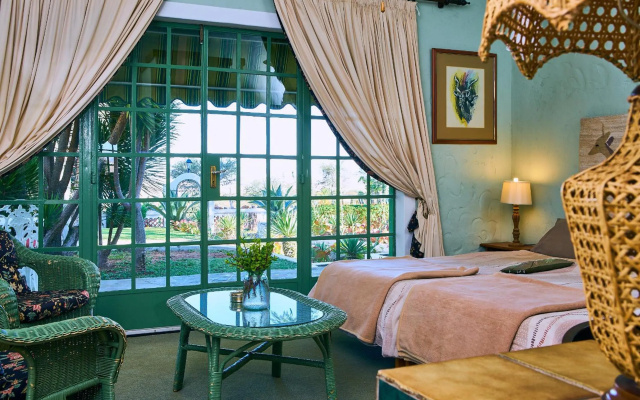 Corona Guest Farm