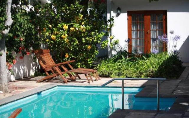 Hermanus Dorpshuys Guesthouse