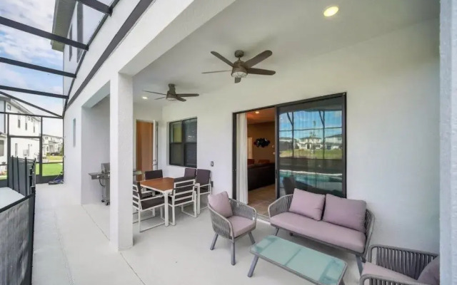 5890high 12 Bedroom Villa