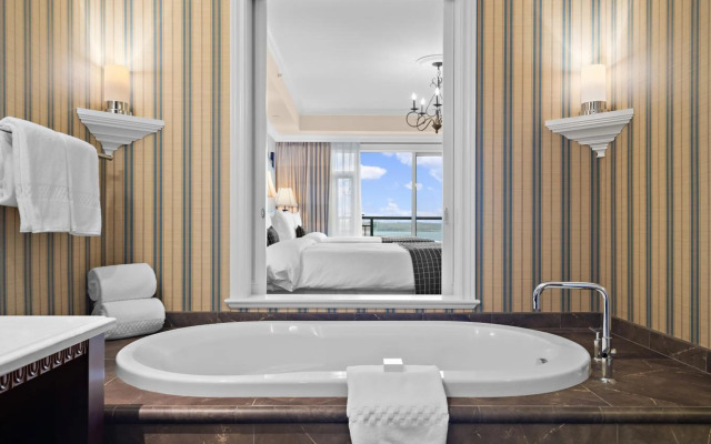 Oak Bay Beach Hotel