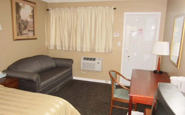 Village Inn & Suites