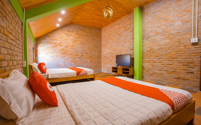 Lucky Hotel by OYO Rooms