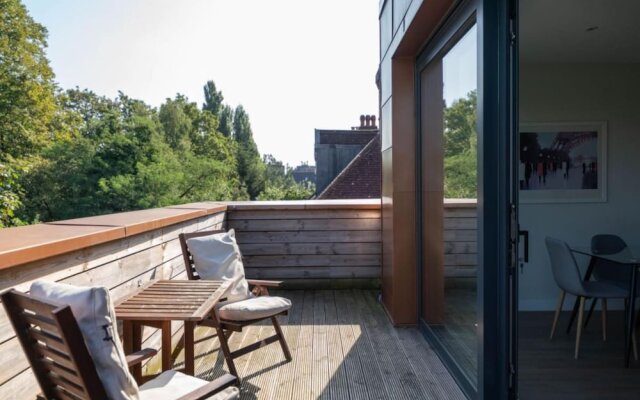 The Hampstead Hideout - Glamorous 3bdr Flat With Balcony
