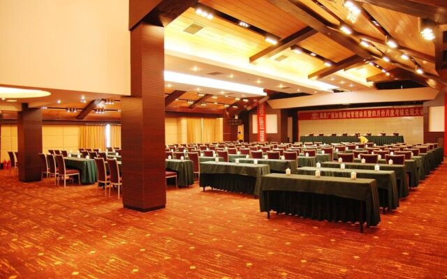 Jasper International Hotel