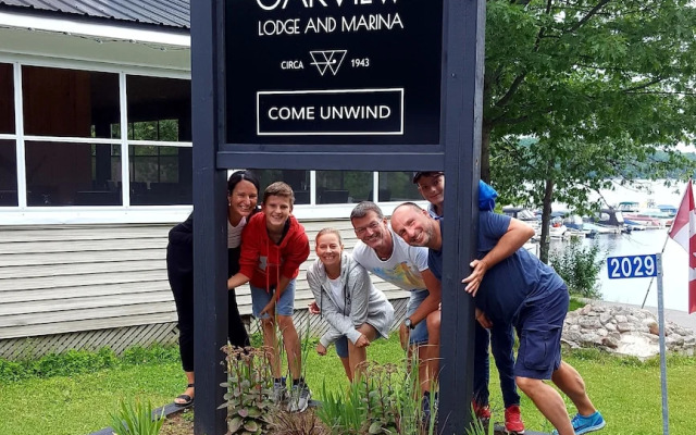 Oakview Lodge & Marina