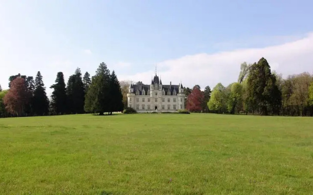 Château Hôtel Savigny