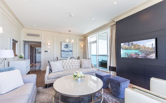 Al Bateen  by Deluxe Holiday Homes