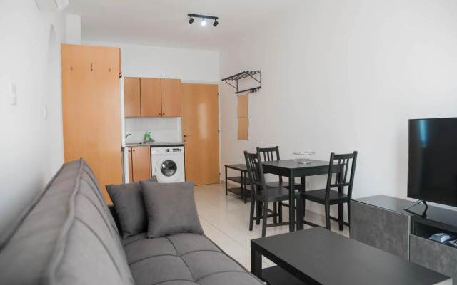 Renovated one bedroom apartment in Paphos with pool