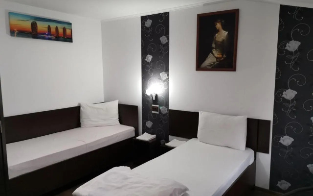 Joe Hostel