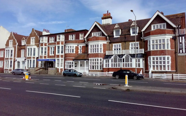 Smart Sea View Brighton Hostel