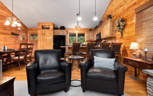 Retreat at Wintergreen Pool Access Grill