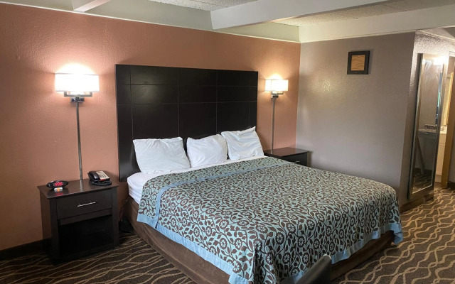 Economy Inn North Randall