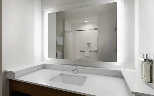 Holiday Inn Express and Suites West Memphis by IHG