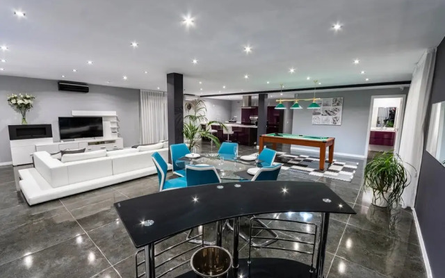 Luxurious Villa Iiheated Pool 200 Meters From The Beach Castelldefels-sitges